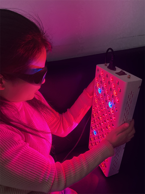 Beli 600W Red Light Therapy Panel with 120 LEDs 8 Wavelengths for Pain Relief pembuatan online